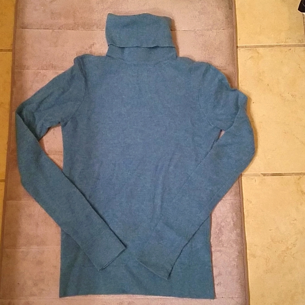 EUC Henri Bendel XS 100% cashmere turtleneck sweater